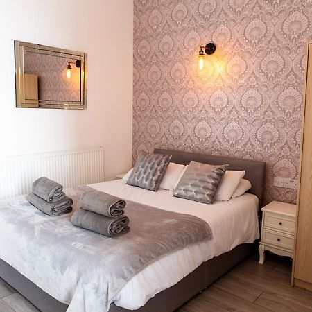 Highlands Hotel And Bar Hastings Bagian luar foto
