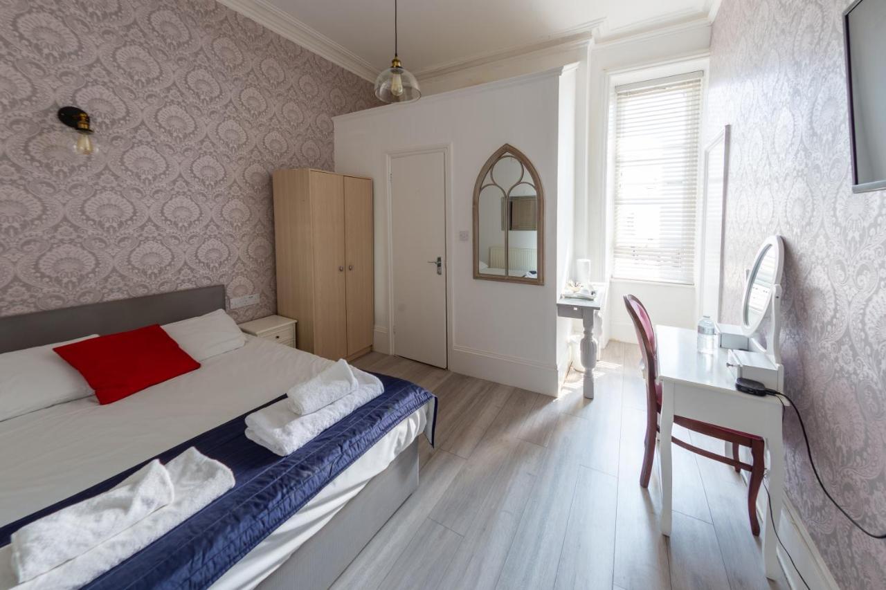 Highlands Hotel And Bar Hastings Bagian luar foto