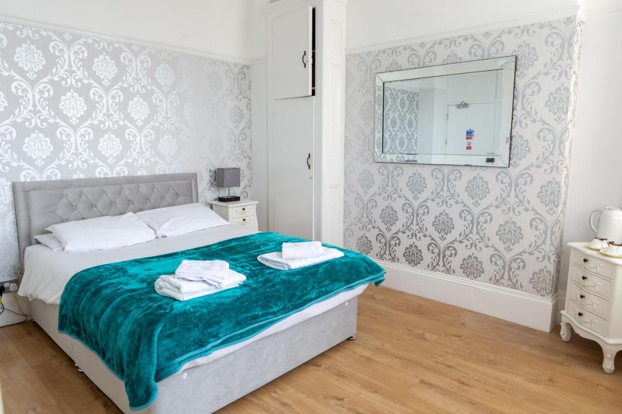 Highlands Hotel And Bar Hastings Bagian luar foto