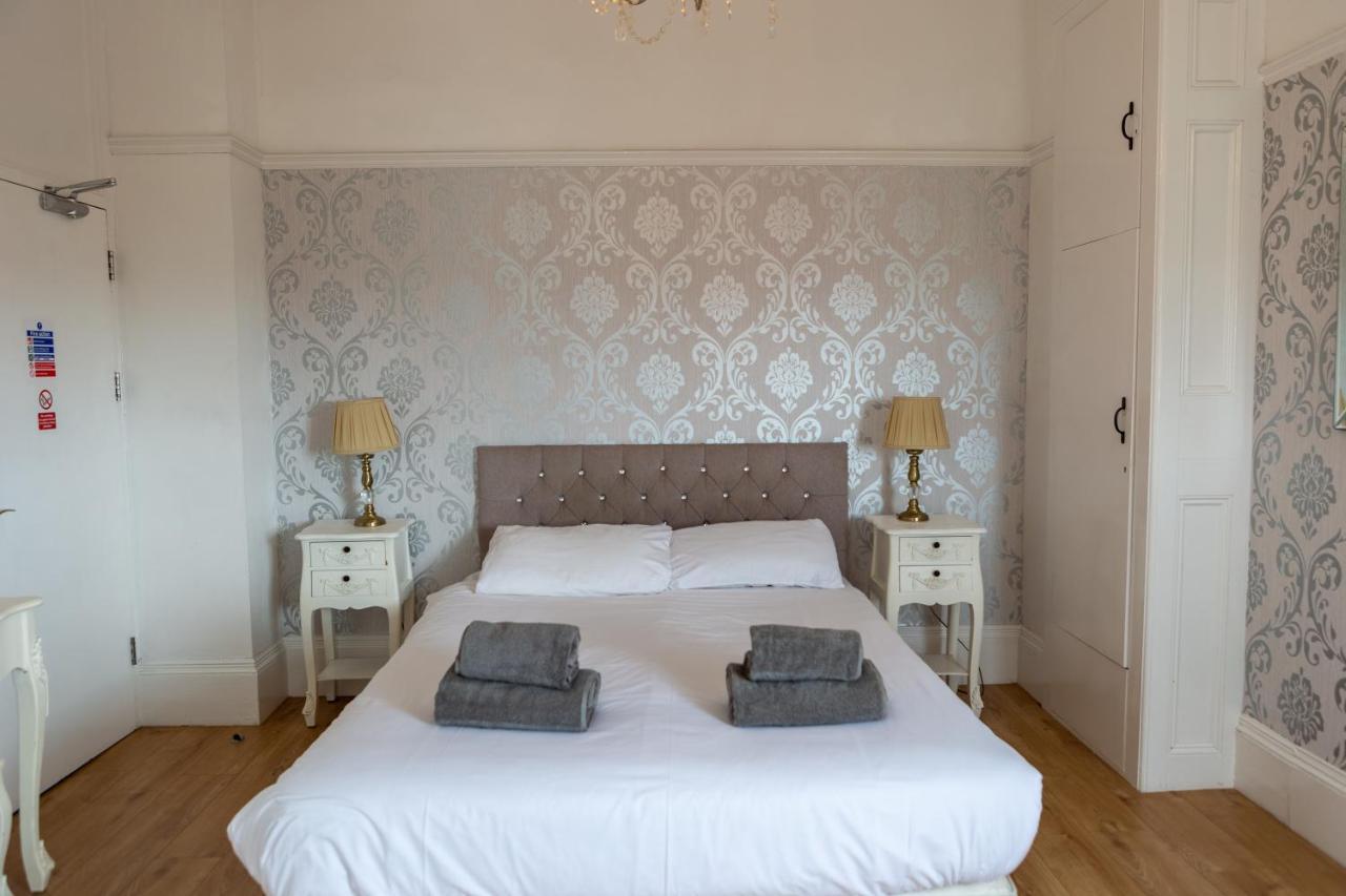 Highlands Hotel And Bar Hastings Bagian luar foto