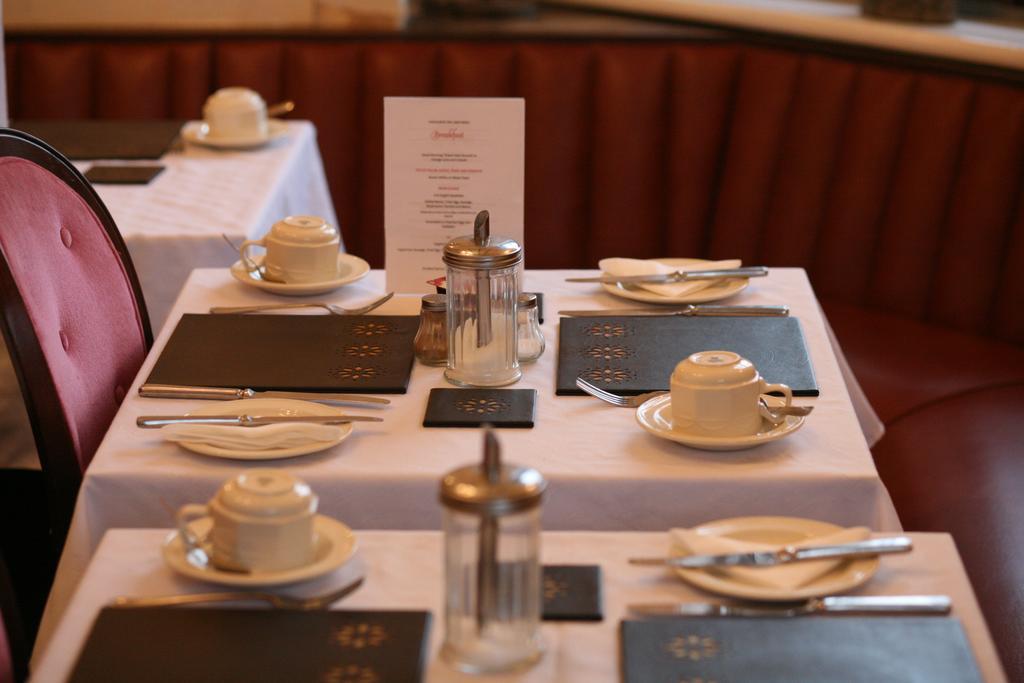 Highlands Hotel And Bar Hastings Bagian luar foto