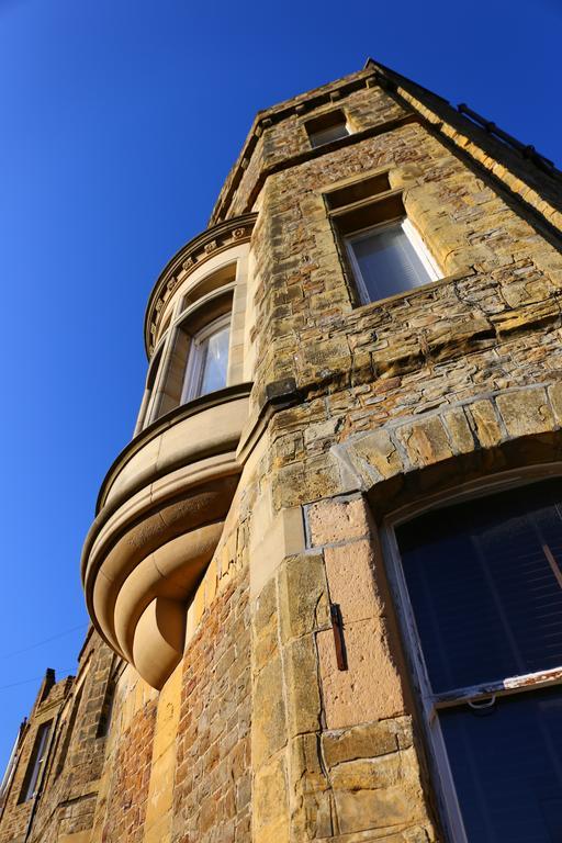 Highlands Hotel And Bar Hastings Bagian luar foto